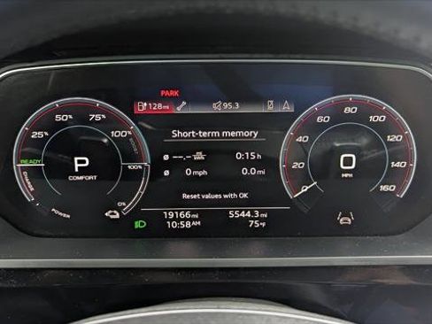 Used 2021 Audi e-tron Premium w/ Convenience Plus Package image 26