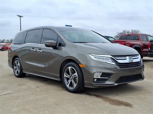 Used 2019 Honda Odyssey Touring image 3