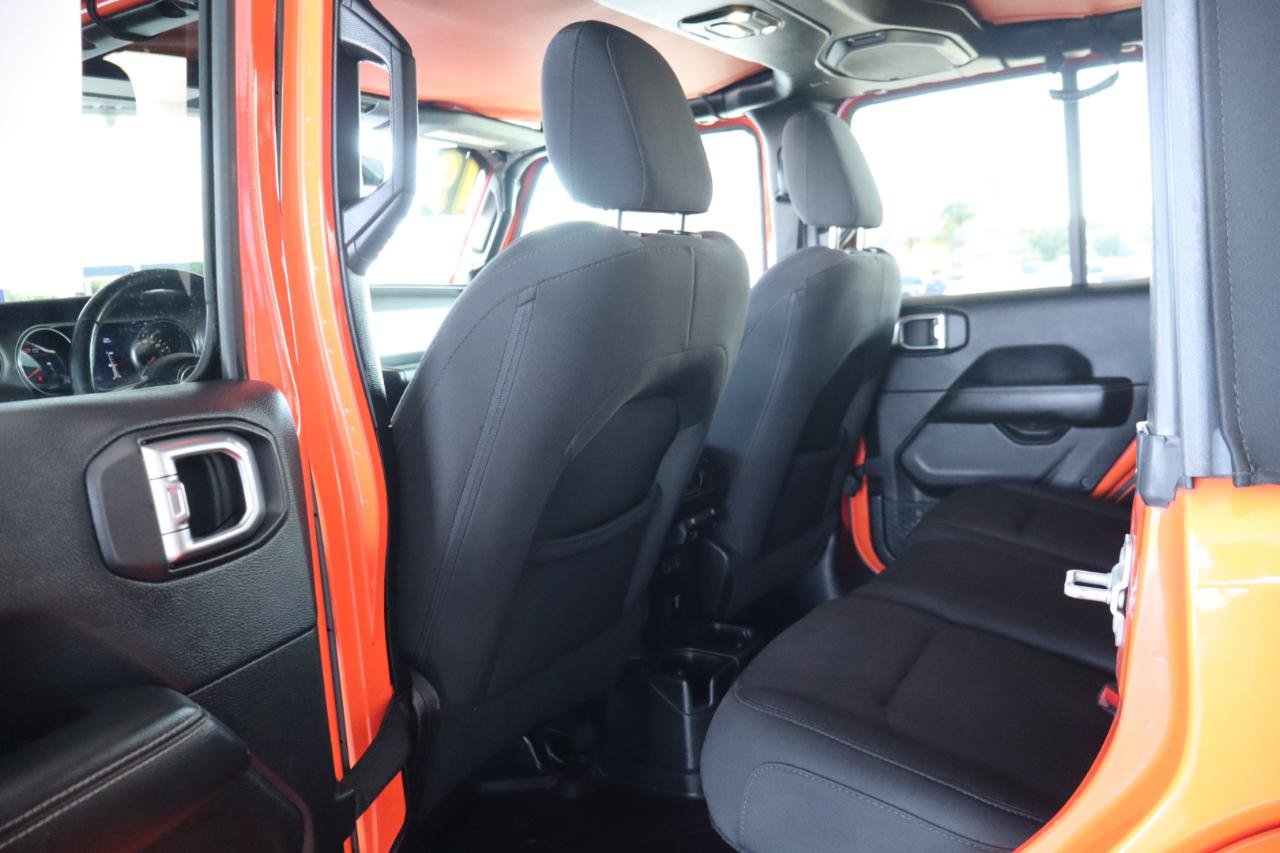 Used 2019 Jeep Wrangler Unlimited Sahara AWD/4WD image 32