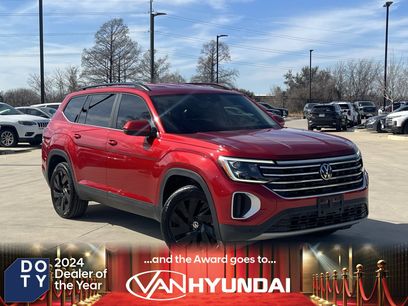 Used 2024 Volkswagen Atlas SE w/ Black Wheel Package