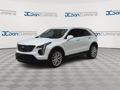 Used 2019 Cadillac XT4 Luxury w/ Cold Weather Package AWD/4WD image 5