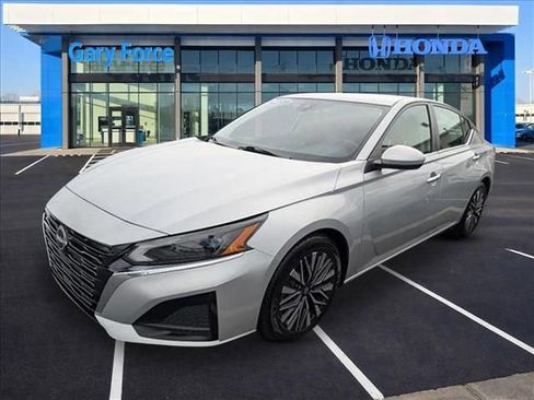 Used 2023 Nissan Altima 2.5 SV image 4