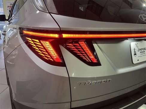 Used 2022 Hyundai Tucson SEL w/ Cargo Package image 12