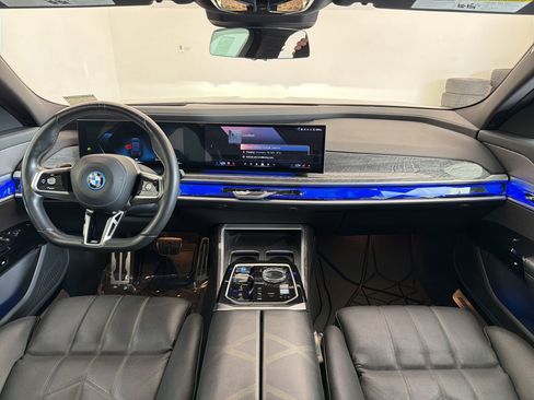 Certified 2023 BMW i7 xDrive60 AWD/4WD image 17