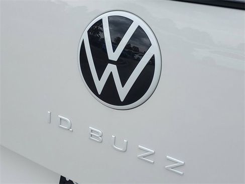 New 2025 Volkswagen ID. Buzz Pro S image 7