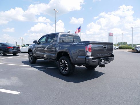 Used 2022 Toyota Tacoma TRD Sport image 7