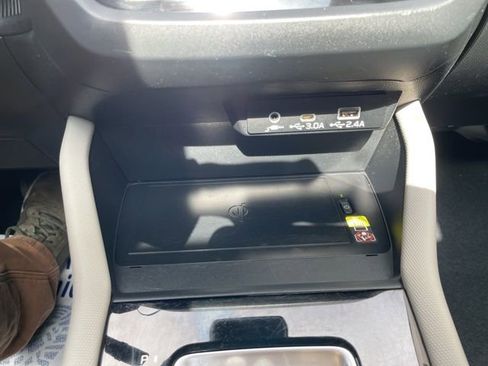 Used 2025 Subaru Forester Premium image 14