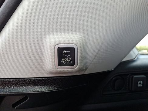 Used 2022 Jeep Grand Cherokee Limited AWD/4WD image 32