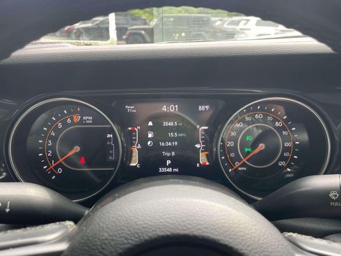 Used 2022 Jeep Gladiator Sport AWD/4WD image 25