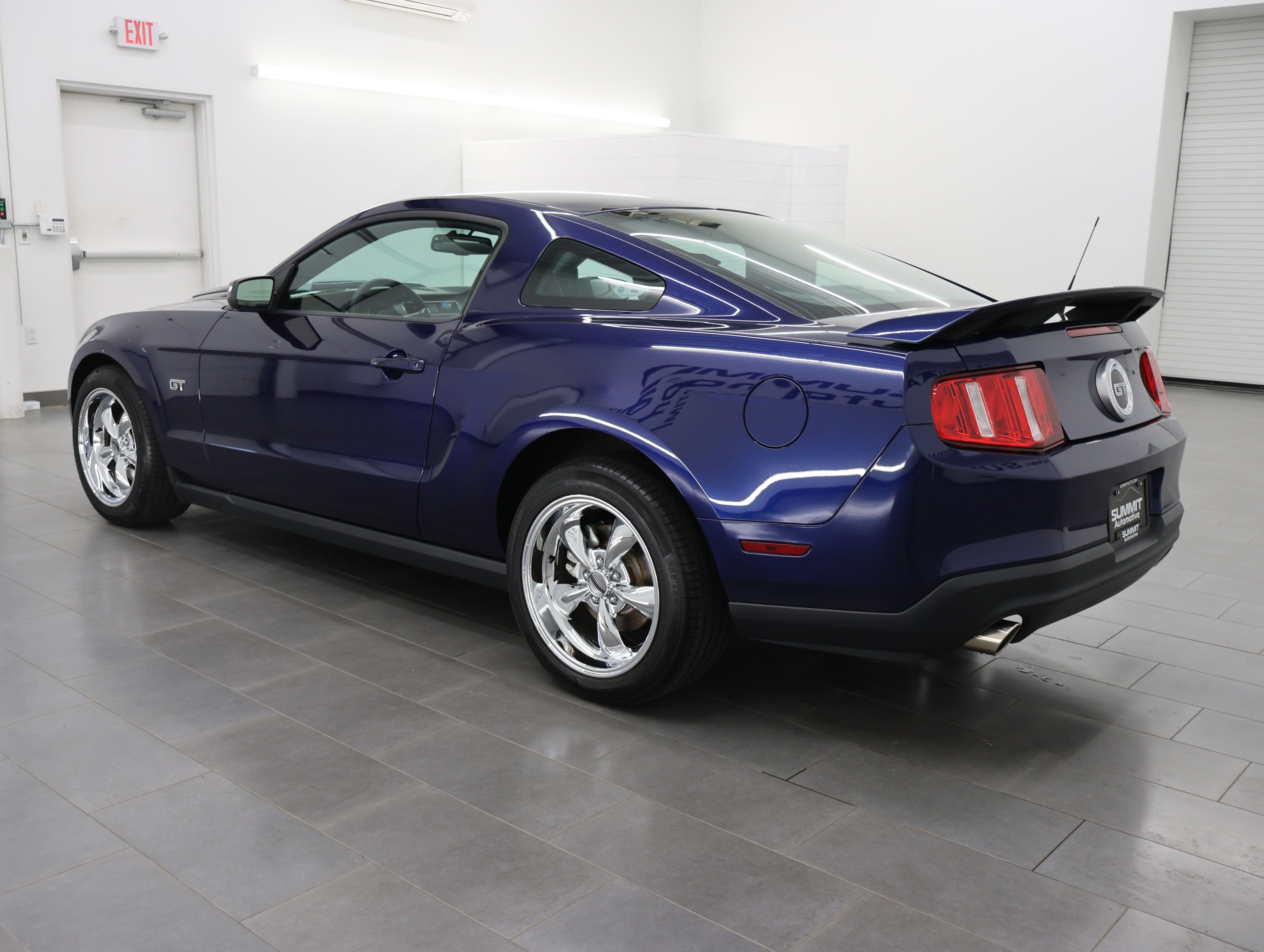 Used 2010 Ford Mustang GT RWD image 6