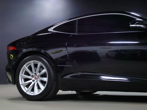 Used 2017 Jaguar F-TYPE Coupe image 12