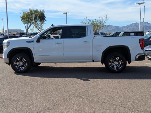 Used 2022 GMC Sierra 1500 SLE w/ X31 Off-Road Package image 6