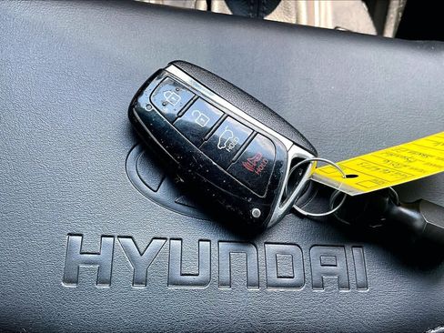Used 2016 Hyundai Santa Fe Sport w/ Option Group 04 FWD image 15