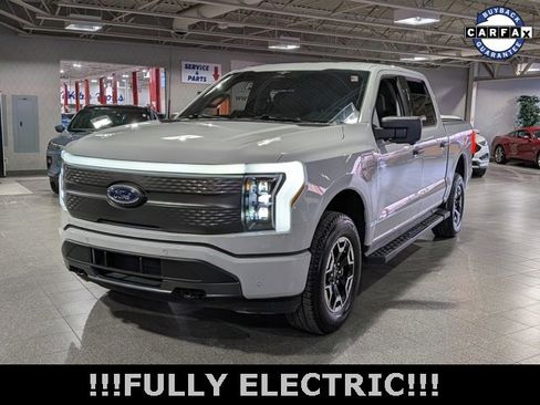 Used 2023 Ford F150 Lightning XLT image 4