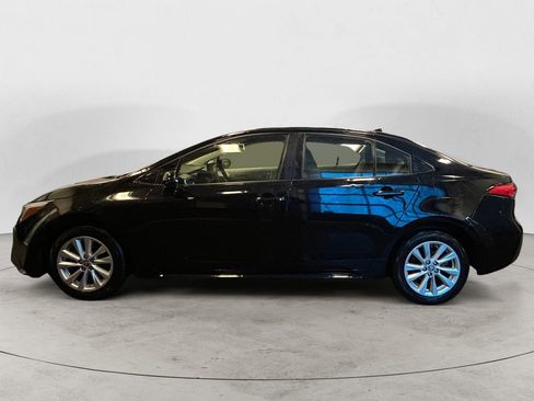 Used 2024 Toyota Corolla LE w/ LE Convenience Package image 2