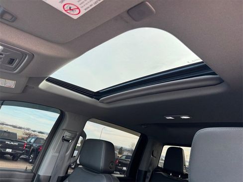 Used 2023 GMC Sierra 3500 SLT w/ SLT Premium Package image 8