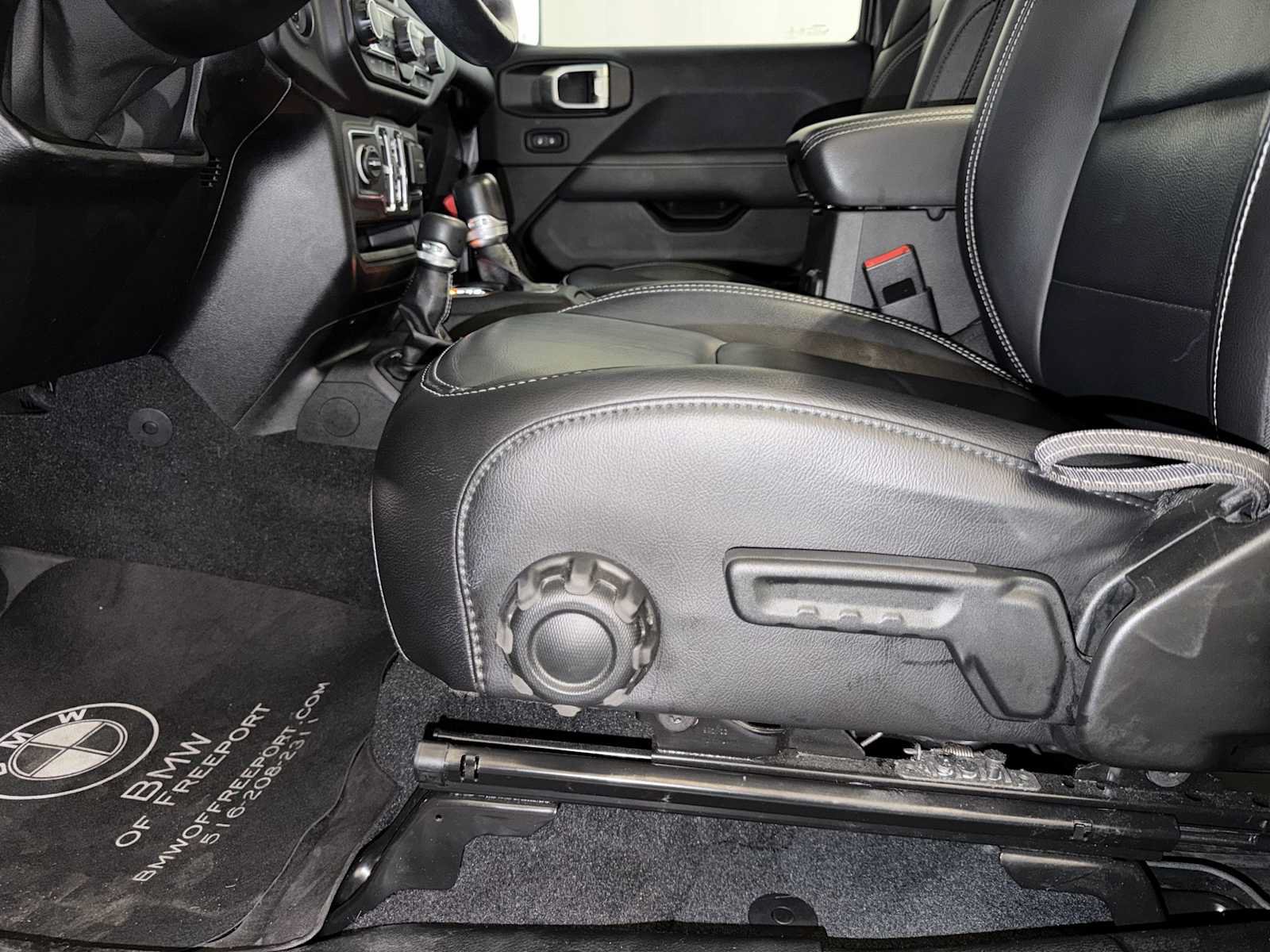 Used 2021 Jeep Gladiator Overland w/ Popular Equipment Package AWD/4WD image 10