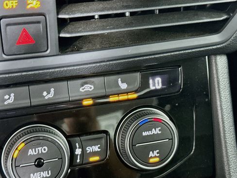 Used 2024 Volkswagen Jetta SE FWD image 26