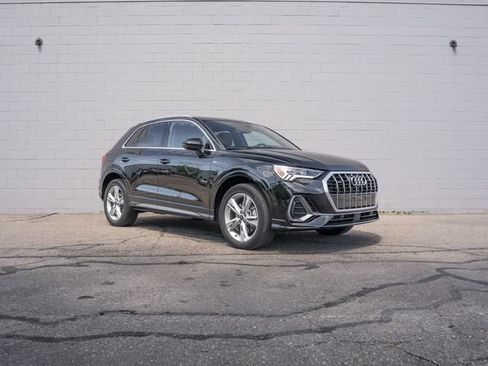 Used 2024 Audi Q3 2.0T Premium Plus w/ Premium Plus Package AWD/4WD image 9