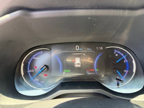 Used 2020 Toyota RAV4 Limited image 24