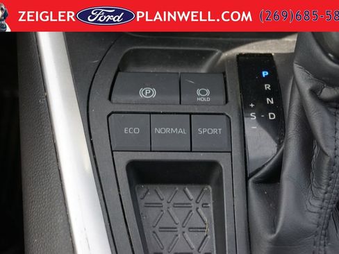 Used 2022 Toyota RAV4 LE FWD image 20