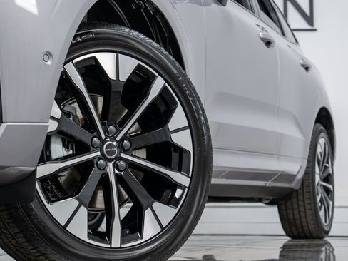 New 2026 Volvo XC60 B5 Plus w/ Protection Package Premier AWD/4WD image 27
