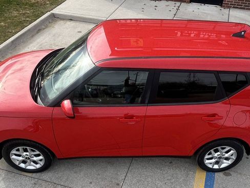 Used 2022 Kia Soul LX w/ Technology Package image 11