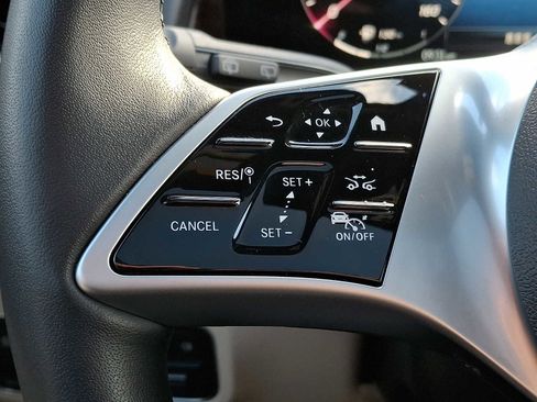 Used 2026 Mercedes-Benz GLB 250 4MATIC image 16