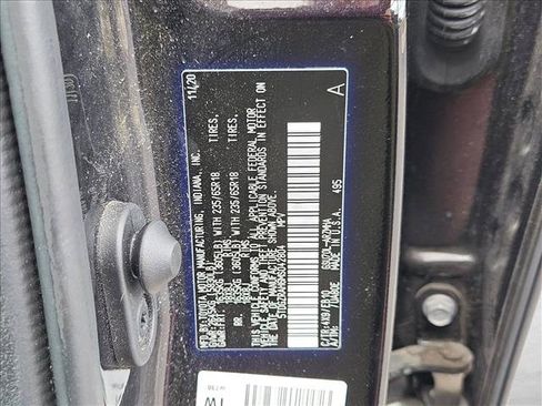 Used 2021 Toyota Highlander XLE FWD image 10