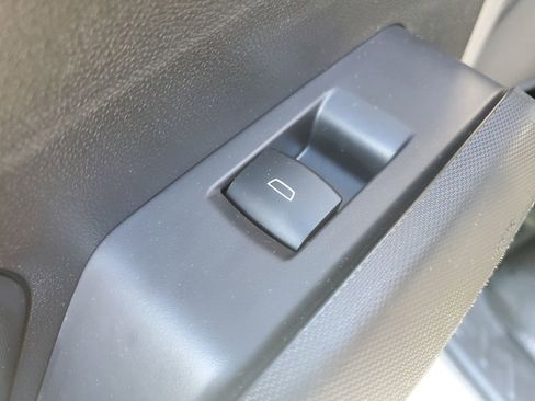 Used 2023 Chevrolet Colorado W/T image 15