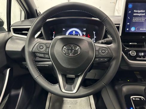 Used 2025 Toyota Corolla XSE FWD image 18