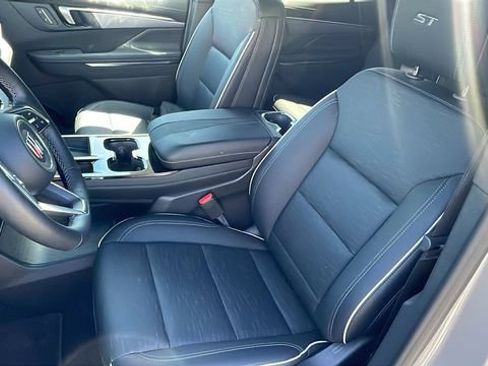 Used 2026 Buick Enclave Sport Touring FWD image 11
