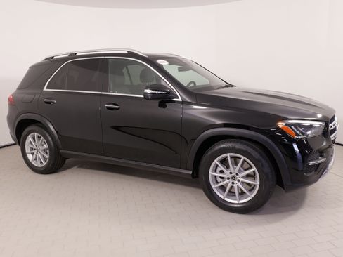 Used 2025 Mercedes-Benz GLE 450e 4MATIC w/ Winter Package image 9