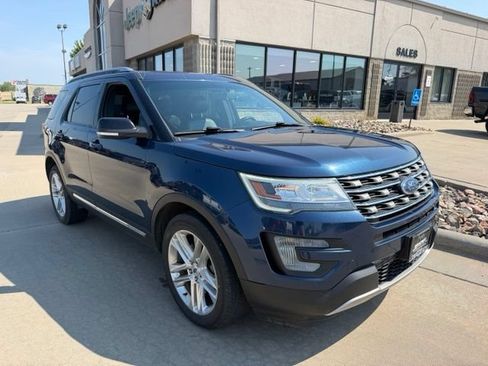 Used 2016 Ford Explorer XLT w/ Equipment Group 202A AWD/4WD image 1