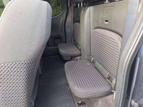 Used 2014 Nissan Frontier SV RWD image 10