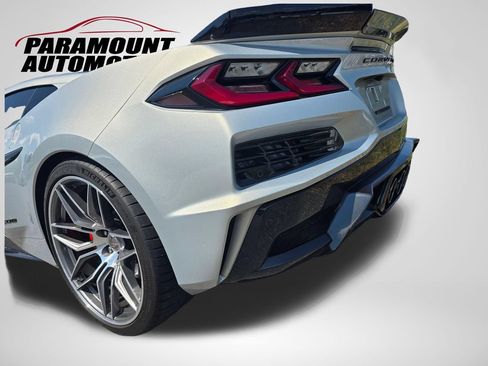 Used 2024 Chevrolet Corvette Z06 RWD image 11
