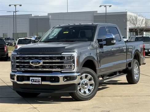 New 2026 Ford F250 Lariat w/ Chrome Package image 24