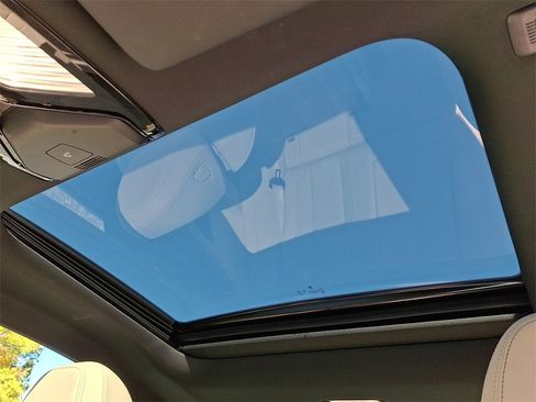 Used 2023 BMW 230i xDrive Coupe w/ Premium Package image 15