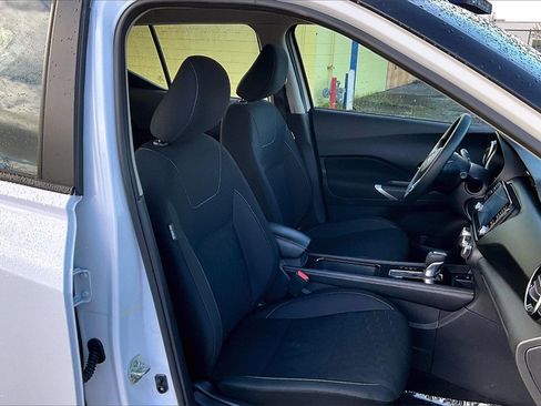 Used 2024 Nissan Kicks SV image 10