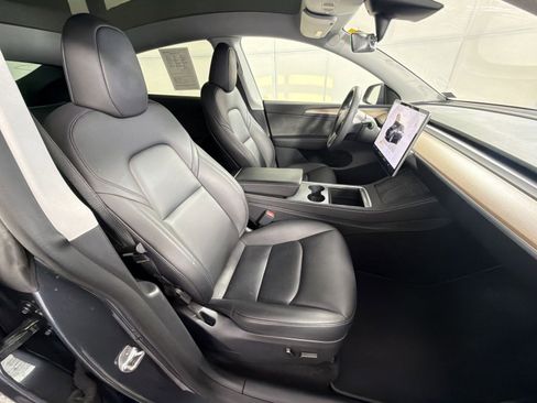 Used 2023 Tesla Model Y Performance image 27