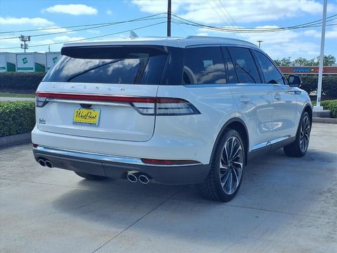 Used 2020 Lincoln Aviator Reserve w/ Equipment Group 202A image 2