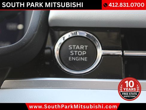 Used 2025 Mitsubishi Outlander AWD image 27