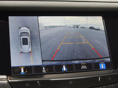 Used 2021 Cadillac XT6 Premium Luxury FWD image 8