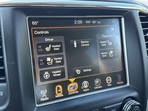 Used 2017 Jeep Grand Cherokee Overland w/ Jeep Active Safety Group AWD/4WD image 15