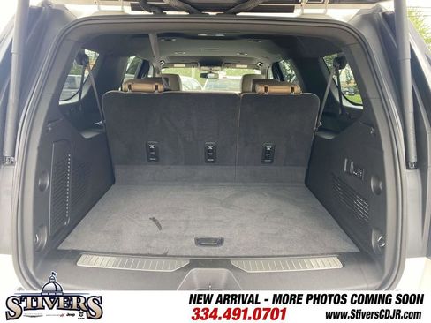 Used 2021 Chevrolet Suburban Premier RWD image 13