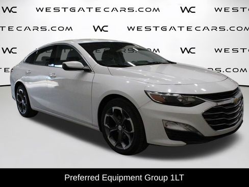 Used 2022 Chevrolet Malibu LT image 2