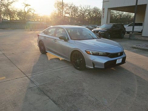 Used 2025 Honda Civic Sport image 6