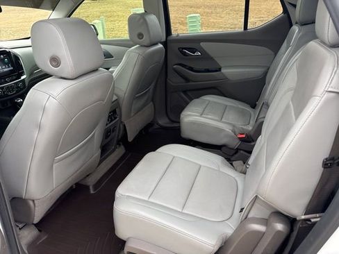 Used 2019 Chevrolet Traverse Premier image 11