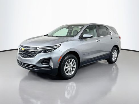Used 2023 Chevrolet Equinox LT w/ Driver Convenience Package AWD/4WD image 4