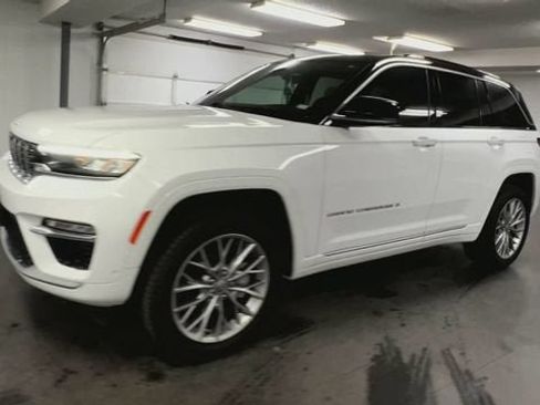 Used 2025 Jeep Grand Cherokee Summit AWD/4WD image 4